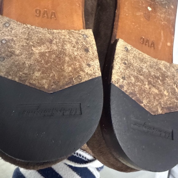 Ferragamo 9AA Narrow Suede Flats Gold Buckle Leather Bottom Italy - Picture 3 of 11